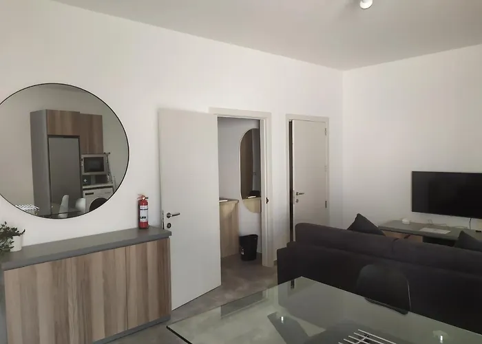 No. 38 Appartments *