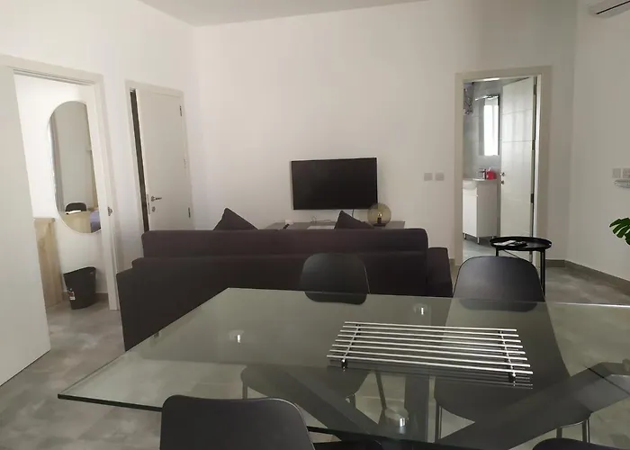 No. 38 Appartments *